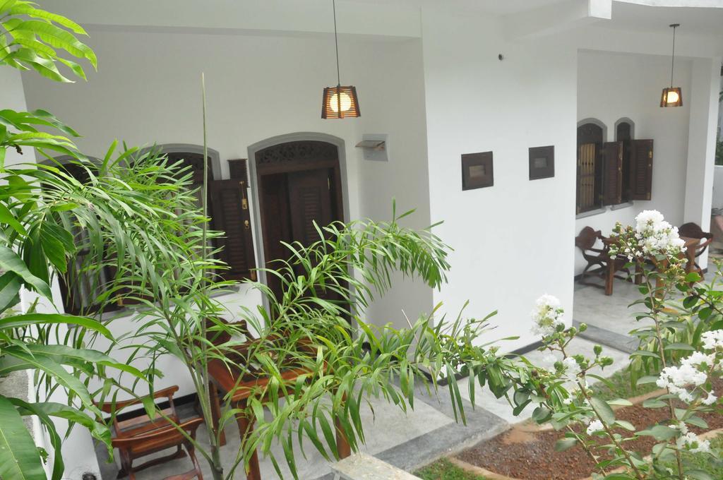 أونا واتونا Era Guest House المظهر الخارجي الصورة